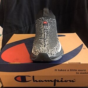 New champion sneakers Men 8.5